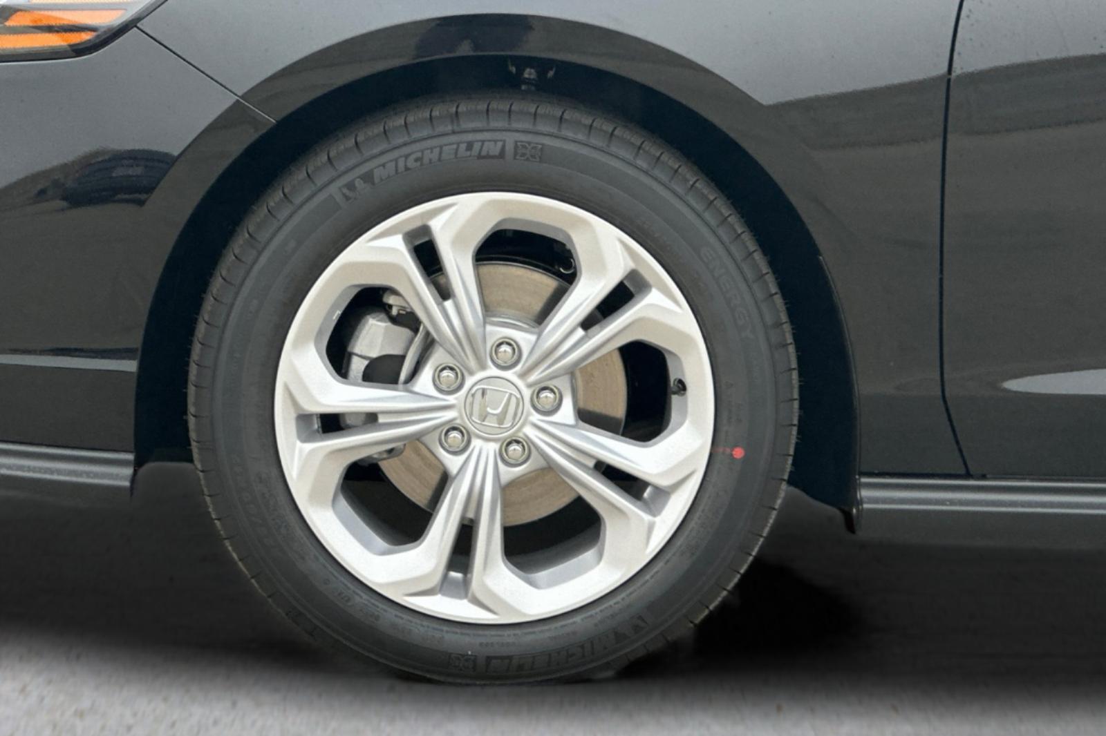 2025 Honda Accord LX photo 26
