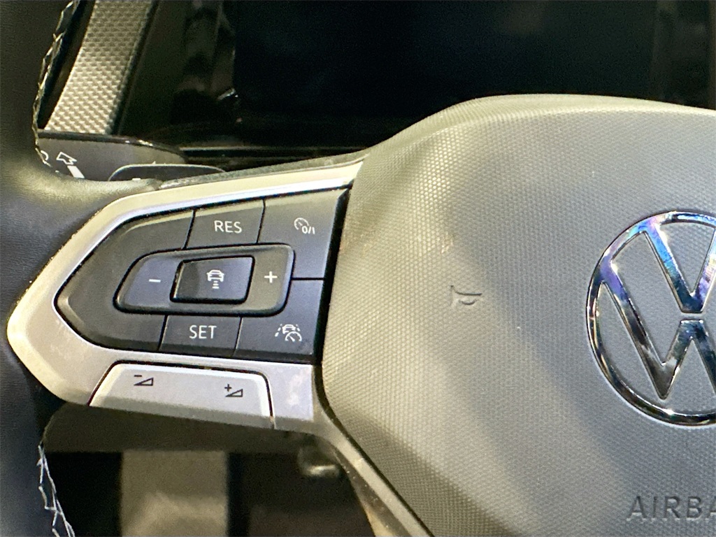 2024 Volkswagen Atlas Cross Sport SEL photo 12