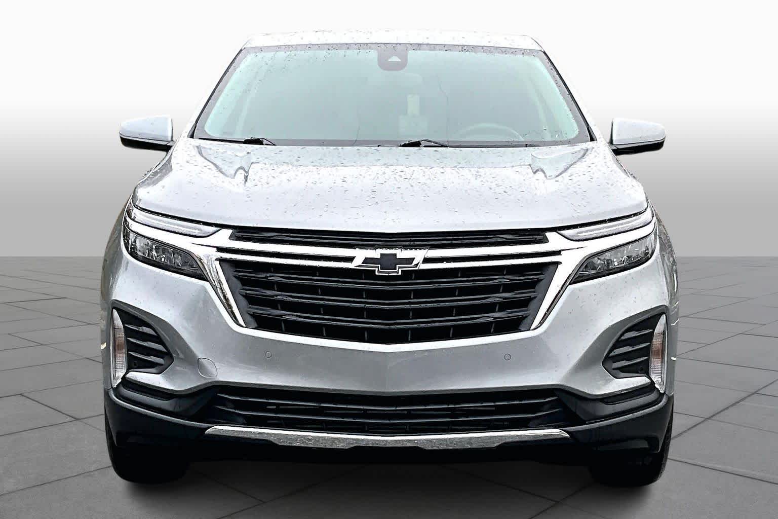 2024 Chevrolet Equinox LT photo 3