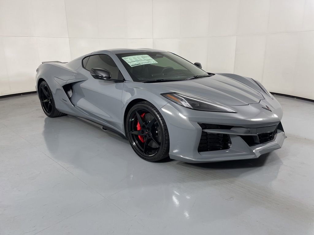 2025 Chevrolet Corvette E-Ray 2LZ photo 2
