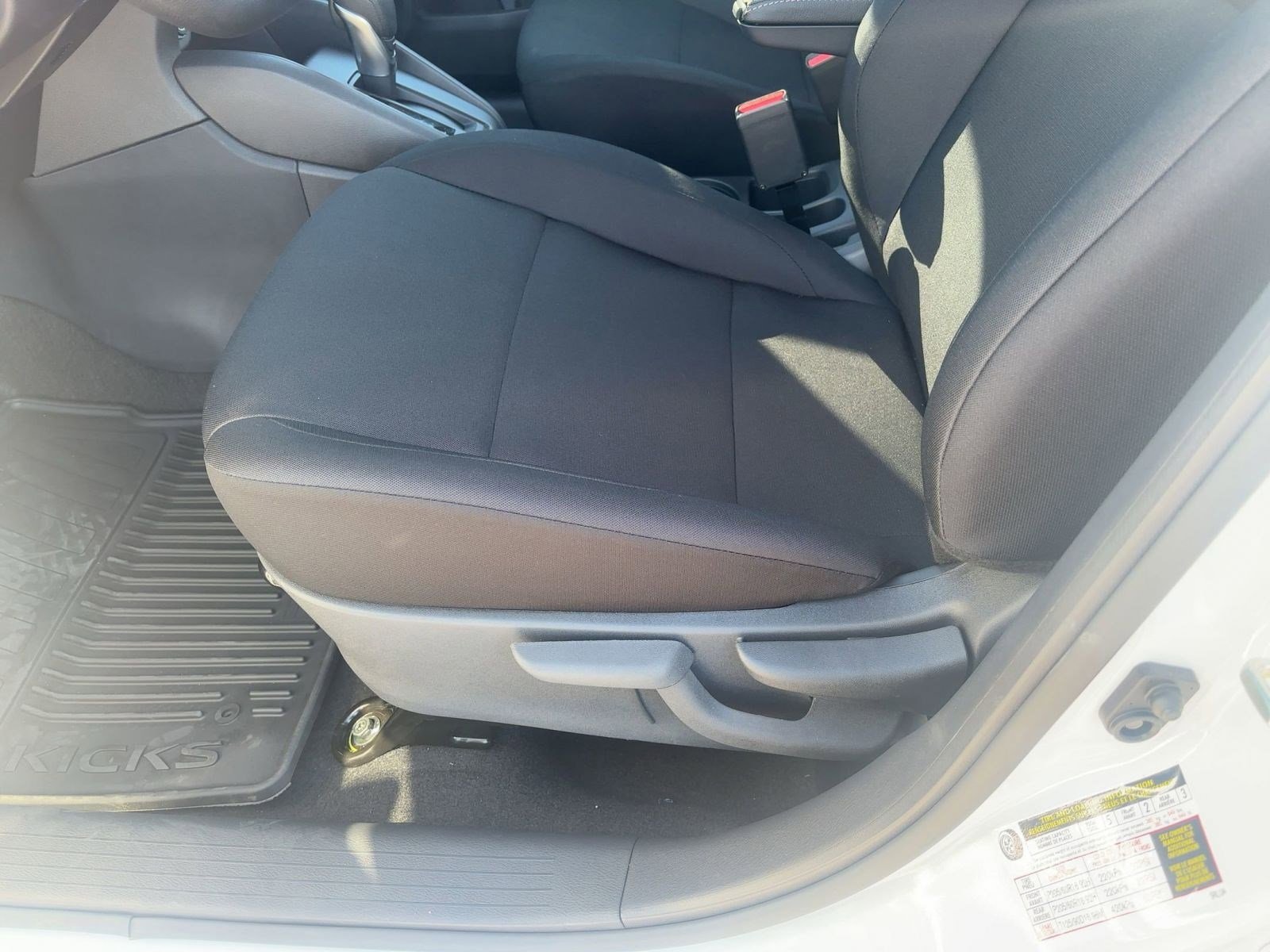 2025 Nissan Kicks Play S photo 14