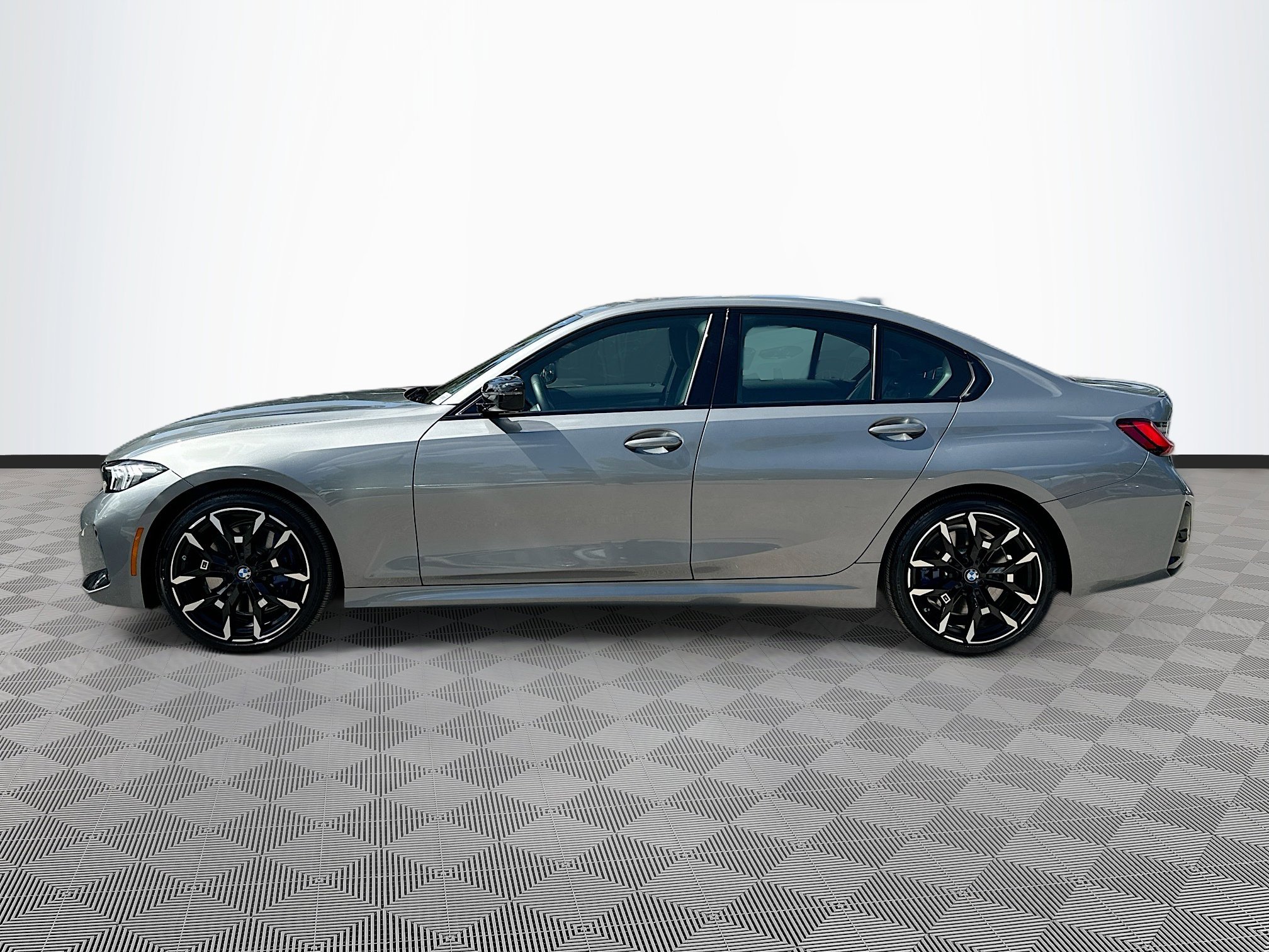 2025 Bmw 330i photo 4