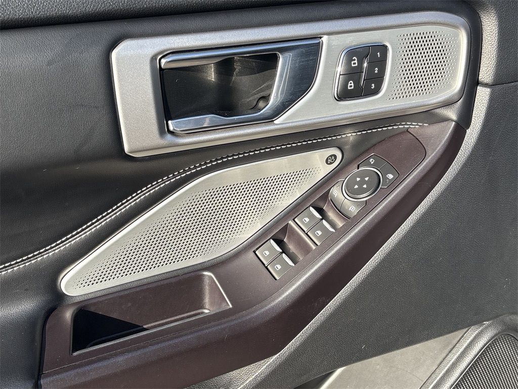 2020 Ford Explorer ST photo 14
