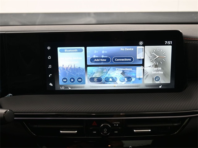 2025 Nissan Kicks SR photo 3