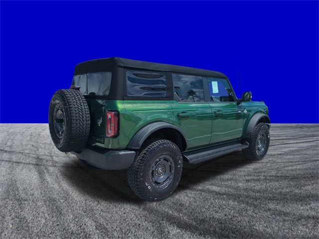 2025 Ford Bronco Outer Banks photo 2