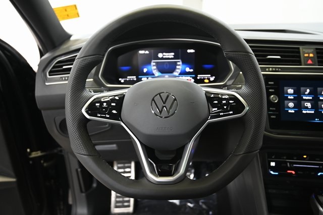 2024 Volkswagen Tiguan SE R-Line Black photo 3
