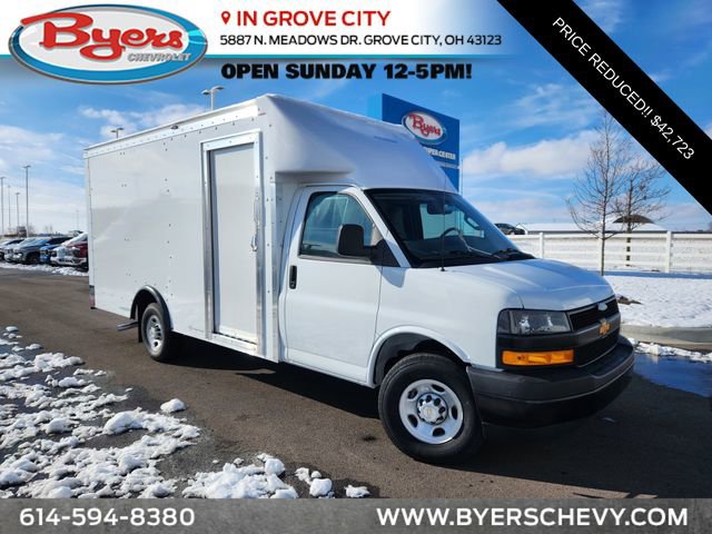 2025 Chevrolet Express Cutaway Base's photo