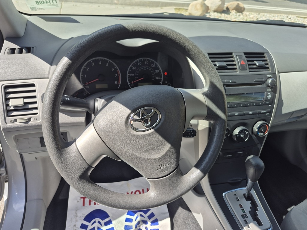2010 Toyota Corolla LE photo 3