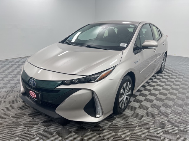 2017 Toyota Prius Prime Plus photo 2