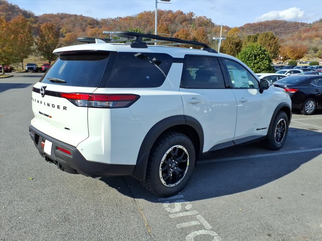 2025 Nissan Pathfinder Rock Creek photo 4