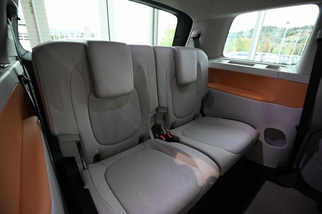 2025 Volkswagen ID. Buzz Pro Plus photo 19