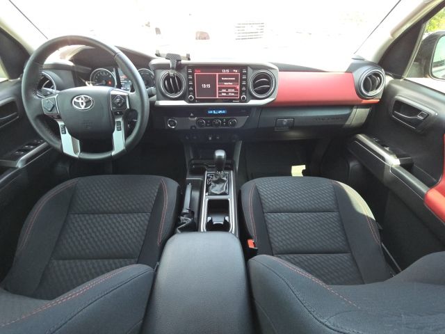 2023 Toyota Tacoma V6 photo 17
