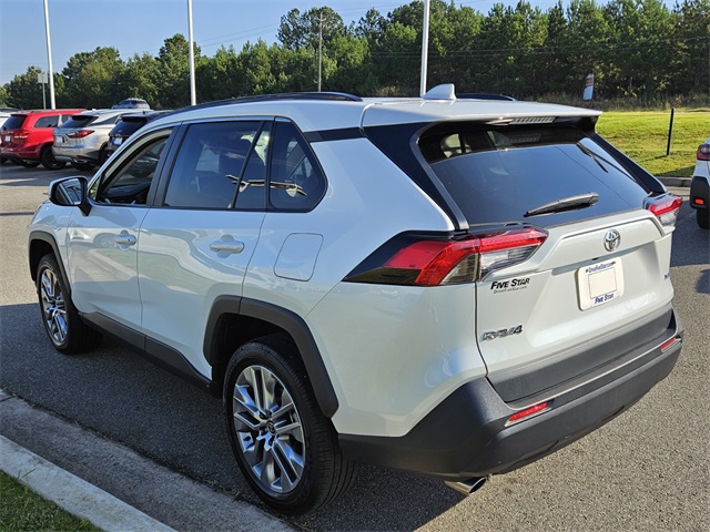 2023 Toyota RAV4 XLE Premium photo 11