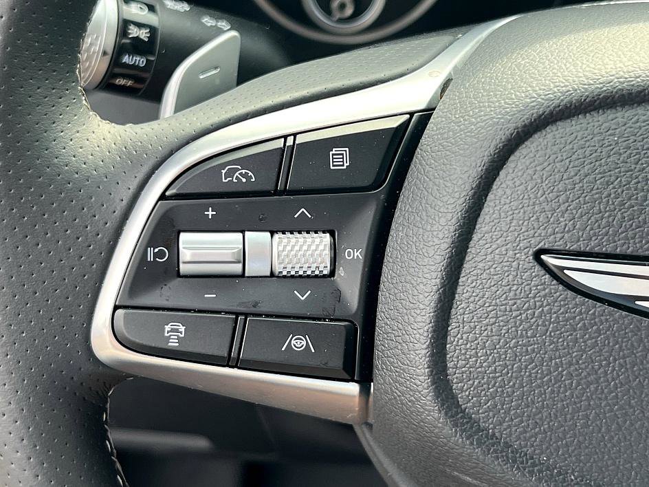 2025 Genesis G70 2.5T photo 14