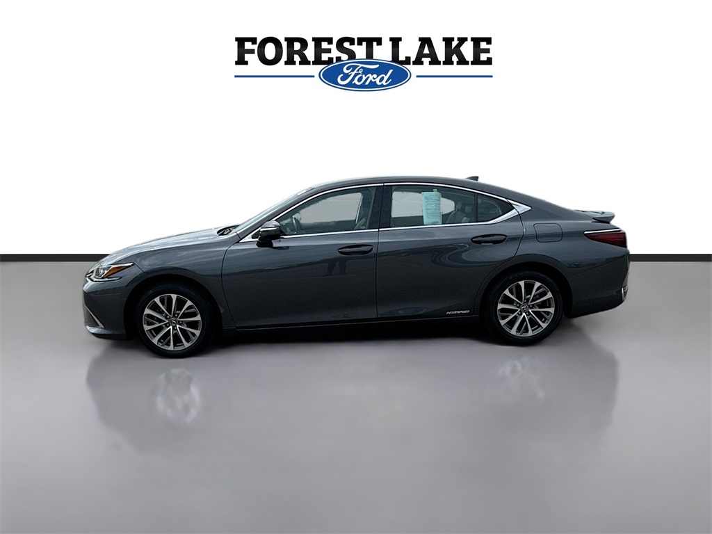 2022 Lexus ES 300h photo 3