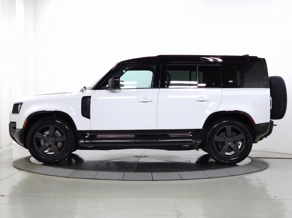 2022 Land Rover Defender 110 X-Dynamic HSE photo 2
