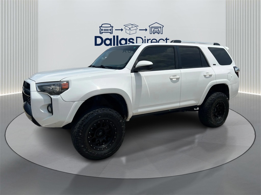 2019 Toyota 4Runner SR5 photo 2