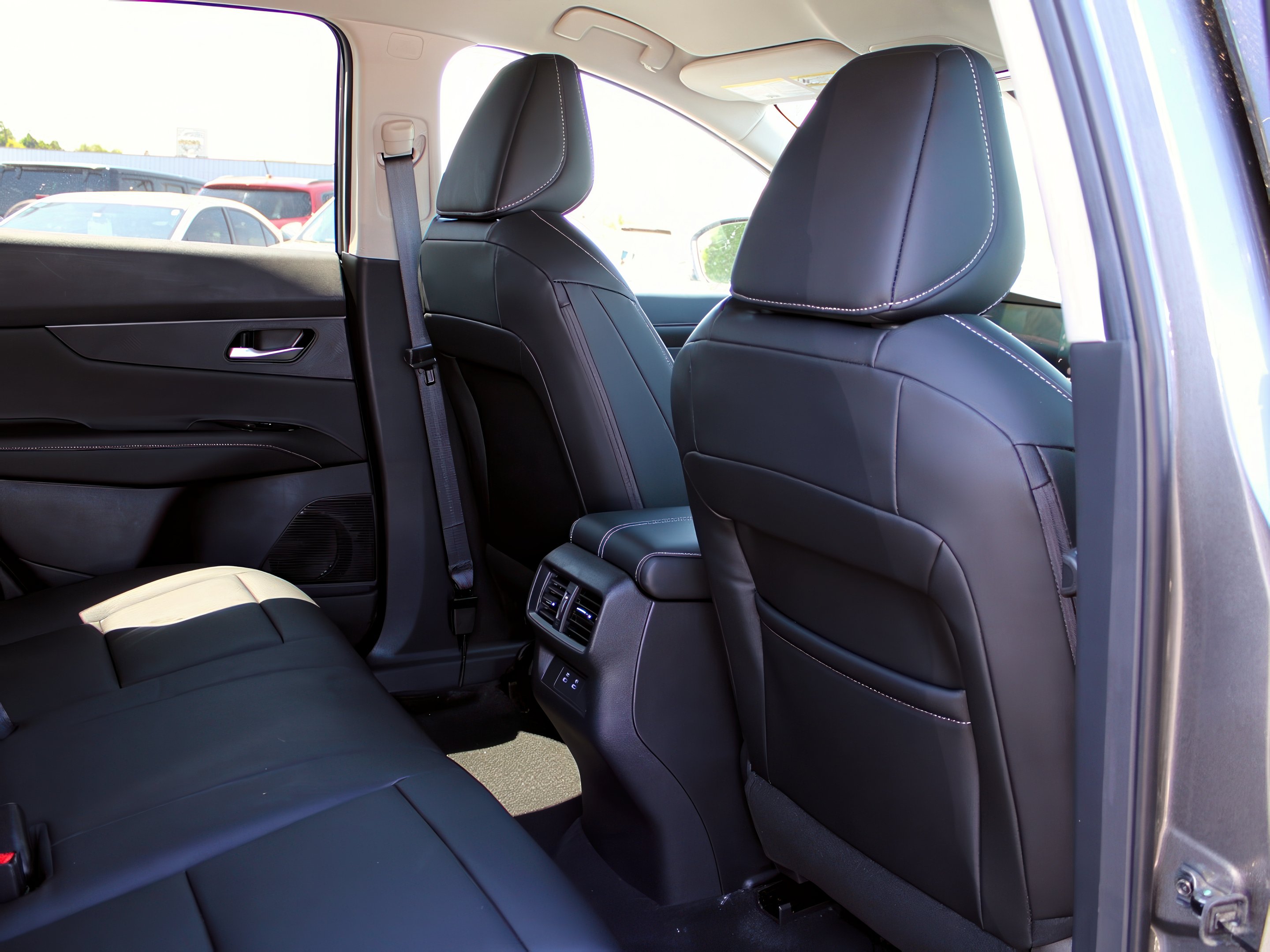 2025 Nissan Murano SV photo 25