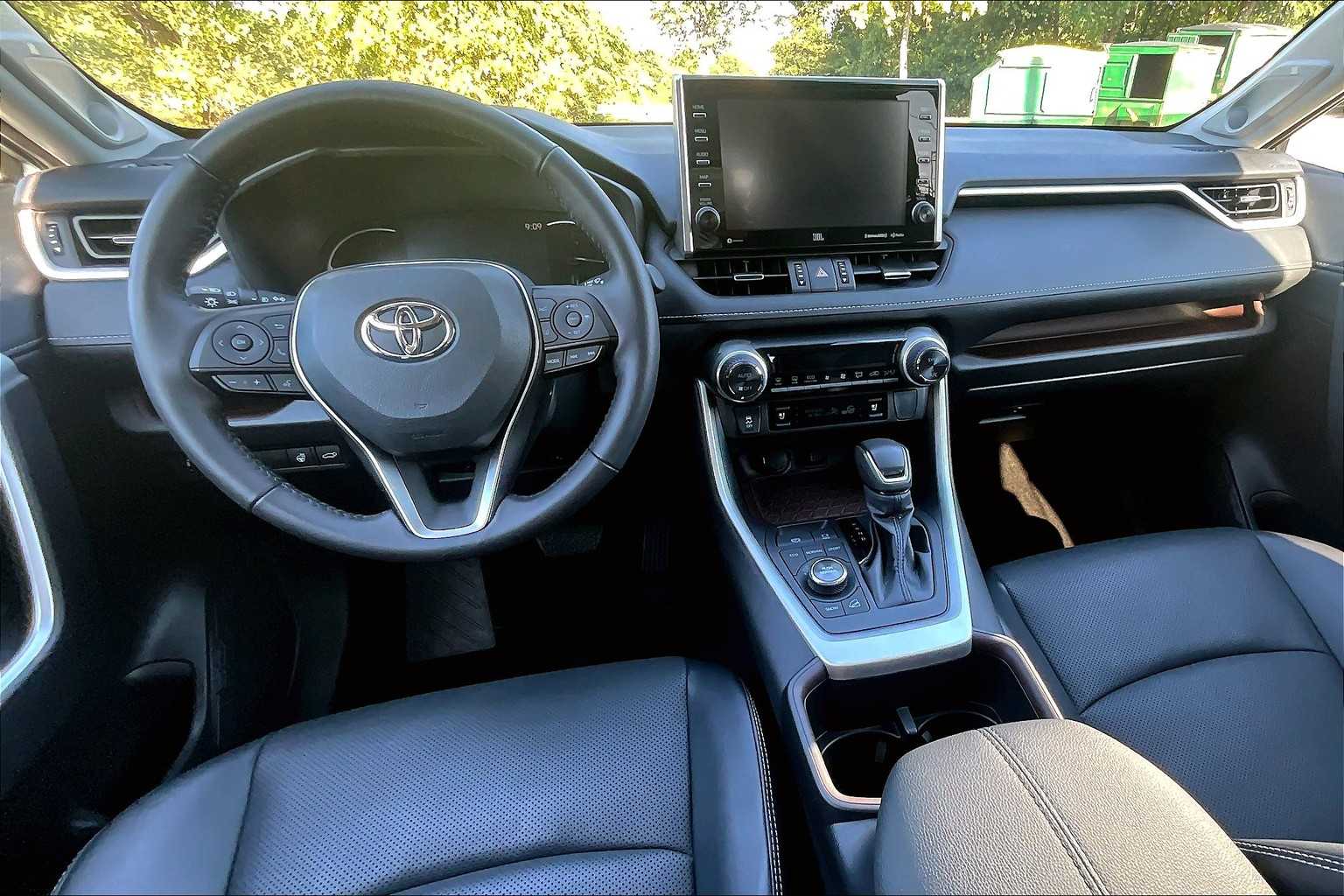 2022 Toyota RAV4 Limited photo 14