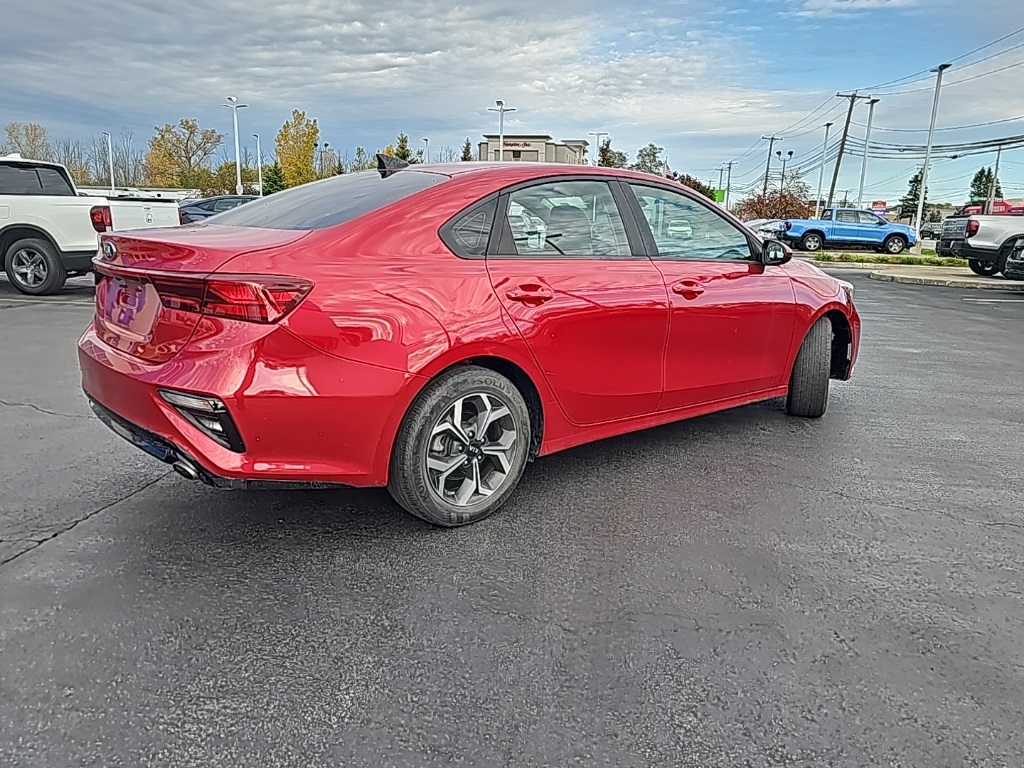 2020 Kia Forte LXS photo 2