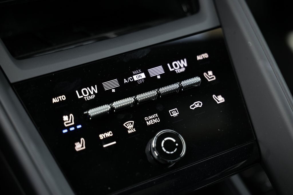 2024 Porsche Macan Electric 4 photo 37