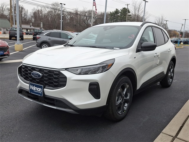 2026 Ford Escape ST-Line photo 2