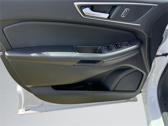 2022 Ford Edge SEL photo 11