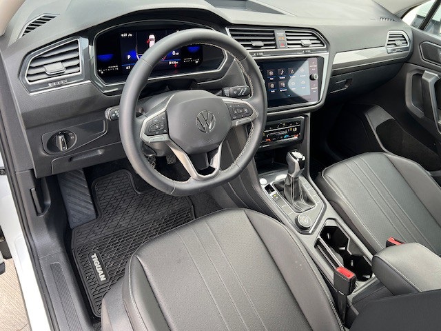 2022 Volkswagen Tiguan SE photo 13