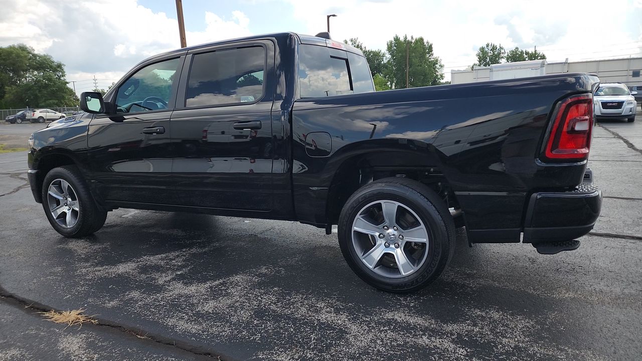 2025 Ram 1500 Tradesman photo 6