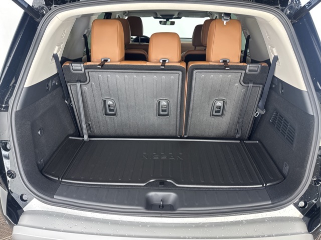 2025 Nissan Pathfinder Platinum photo 26