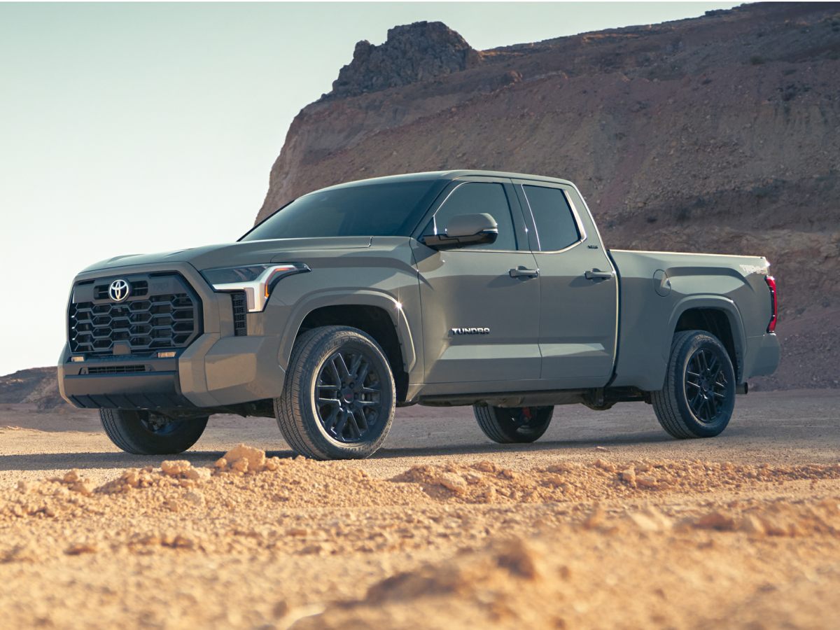 2023 Toyota Tundra SR5's photo