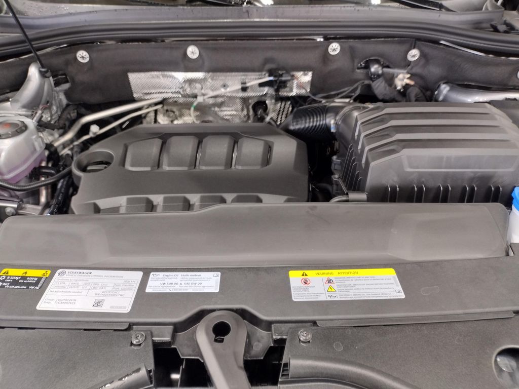 2026 Volkswagen Atlas Cross Sport SEL Premium R-Line photo 4