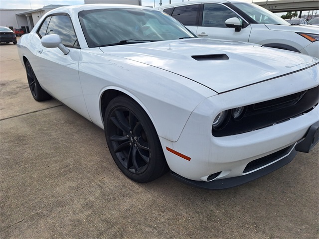 2018 Dodge Challenger SXT photo 3