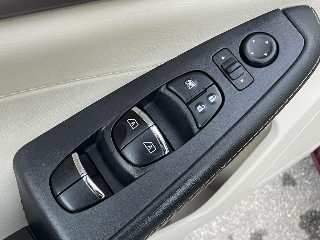2020 Nissan Maxima SV photo 6