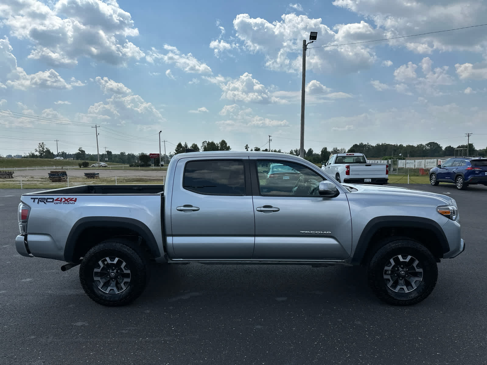 2023 Toyota Tacoma TRD photo 2