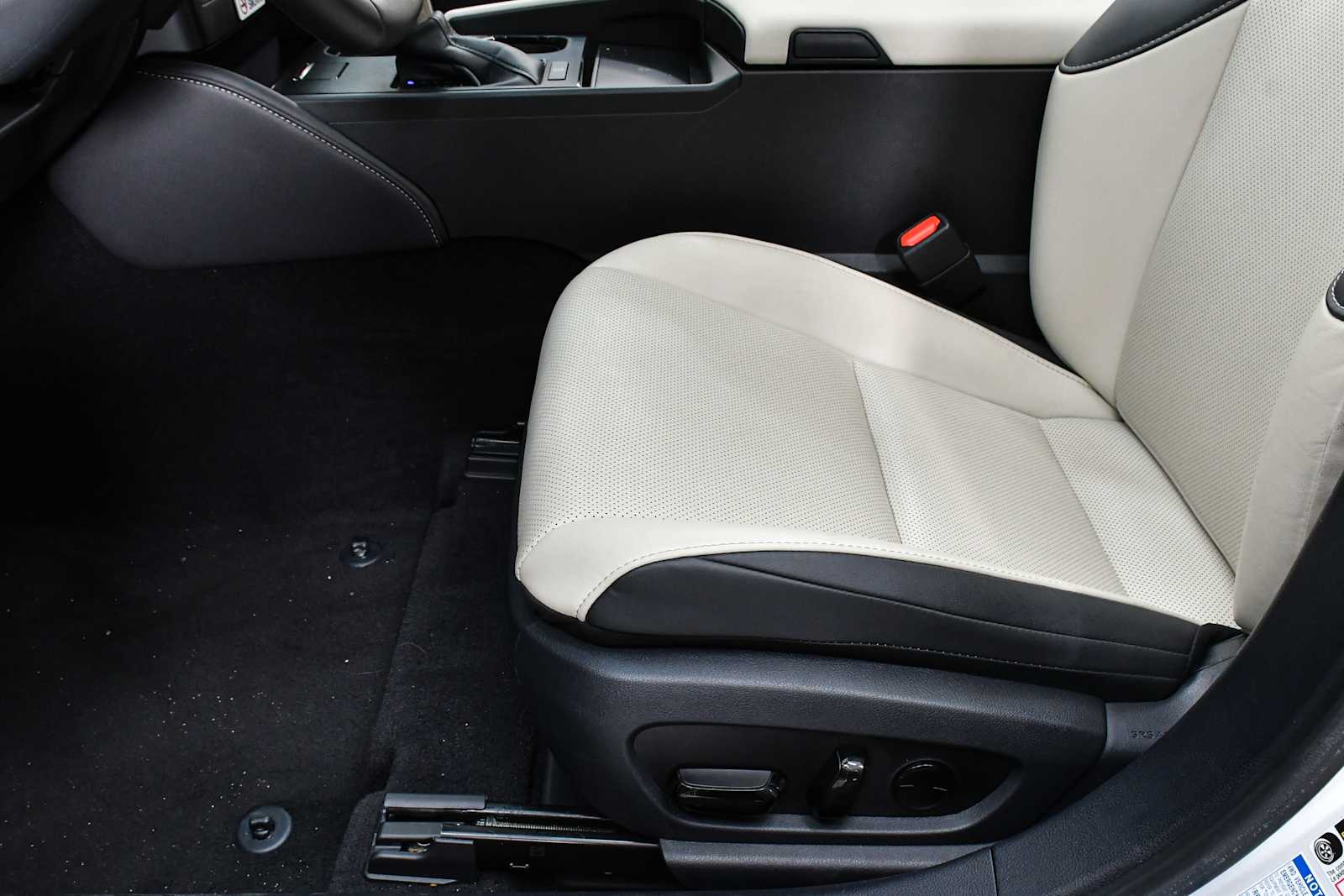 2024 Lexus ES 250 Premium photo 10
