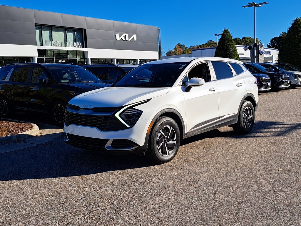 2024 Kia Sportage Hybrid LX photo 2