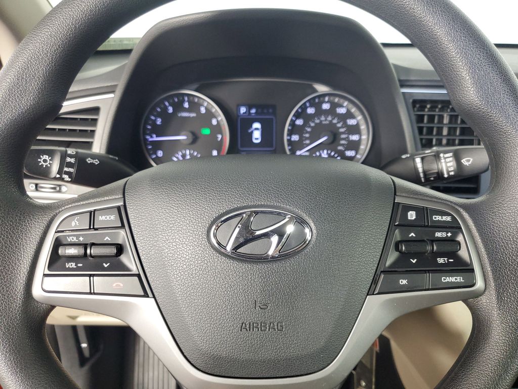 2018 Hyundai Elantra SEL photo 22