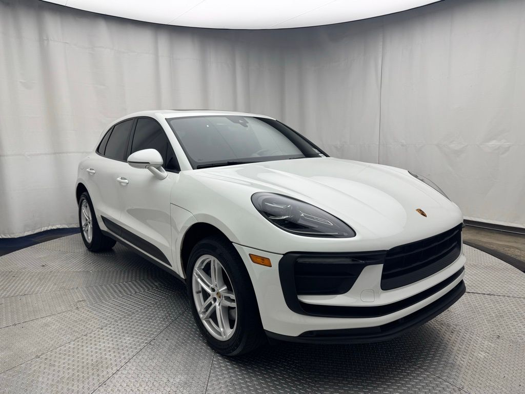 2022 Porsche Macan Base photo 8
