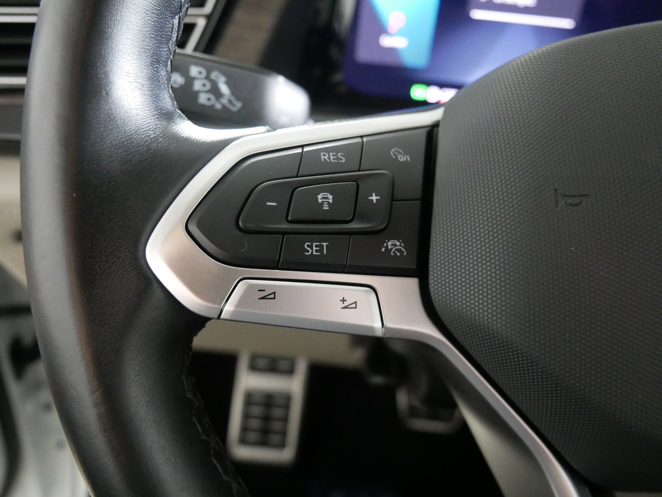 2024 Volkswagen Atlas SEL Premium R-Line photo 21