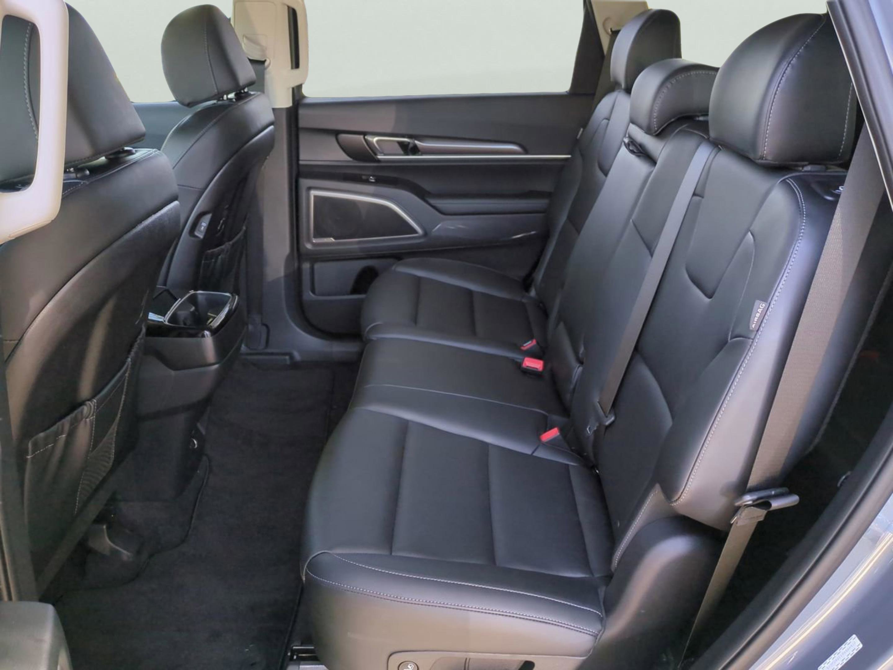 2025 Kia Telluride LX photo 15