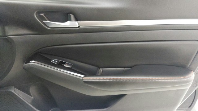 Used 2024 BLACK Nissan 2.0 SR image 32