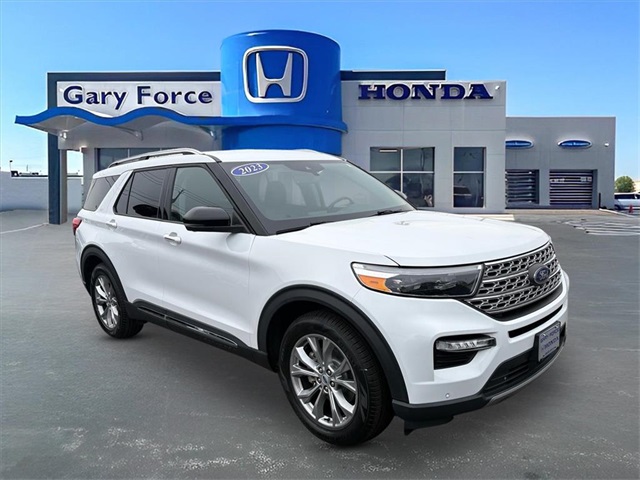 2023 Ford Explorer Limited's photo