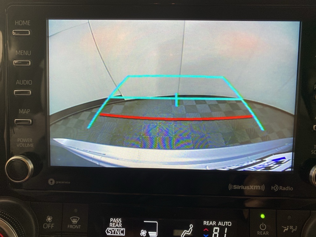 2022 Toyota Highlander LE photo 3