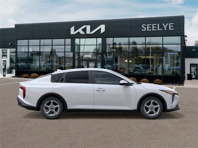 2025 Kia K4 LXS photo 6