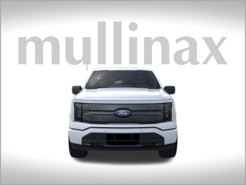 2025 Ford F-150 Lightning photo 3