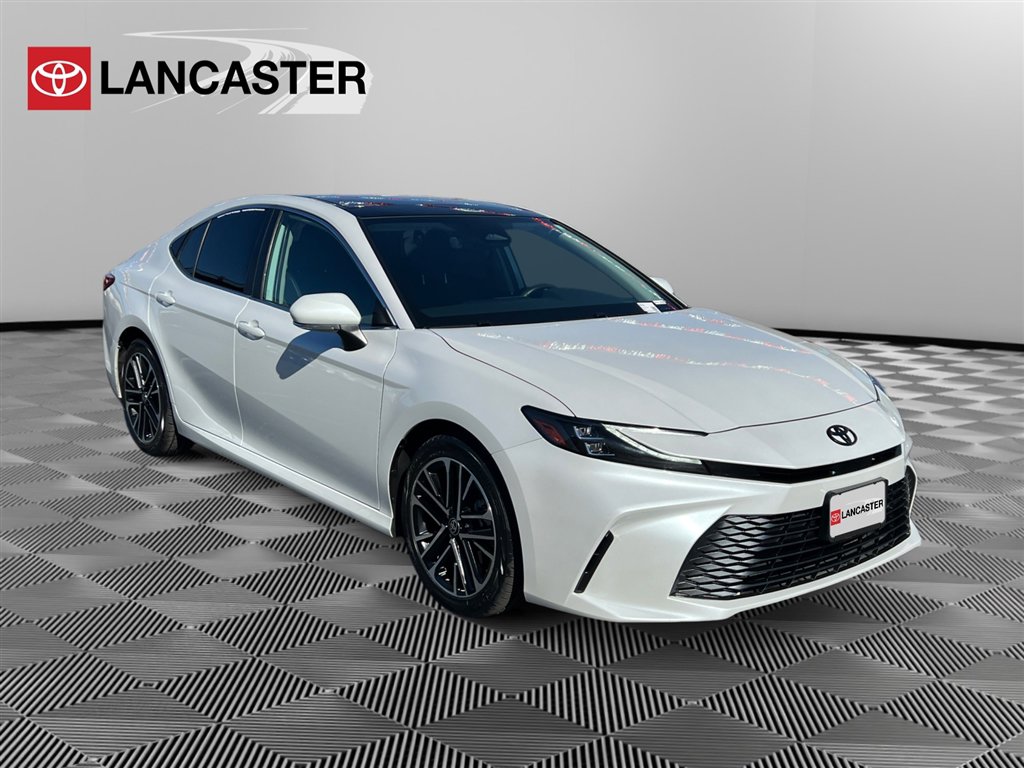 2025 Toyota Camry XLE's photo