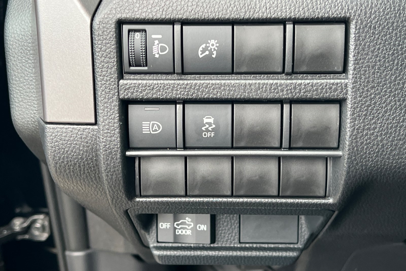 2025 Toyota Tacoma SR5 4x4 Double Cab photo 28
