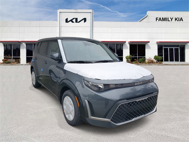 2025 Kia Soul LX's photo