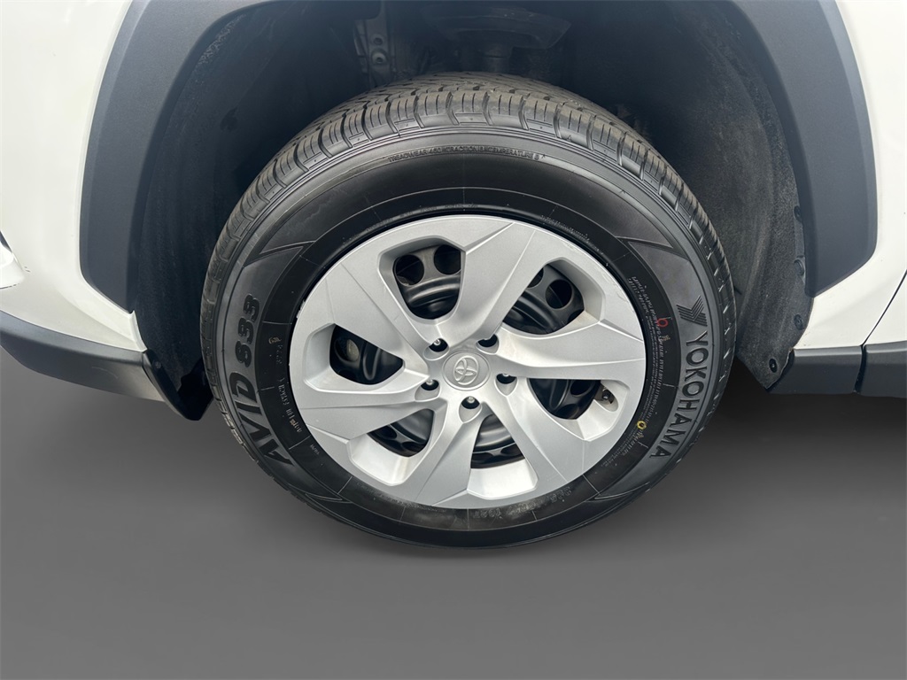 2024 Toyota RAV4 LE photo 15